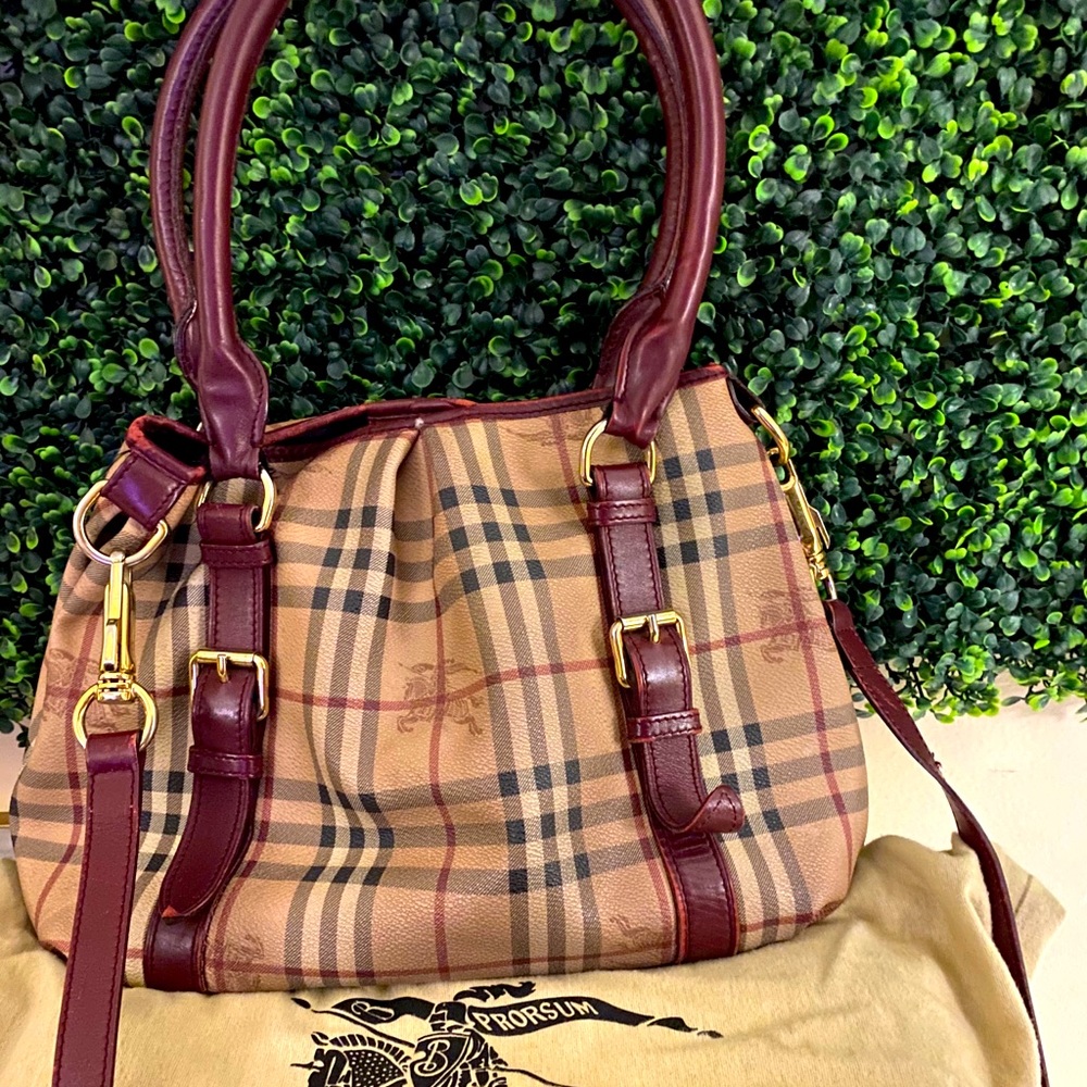 Burberry purse